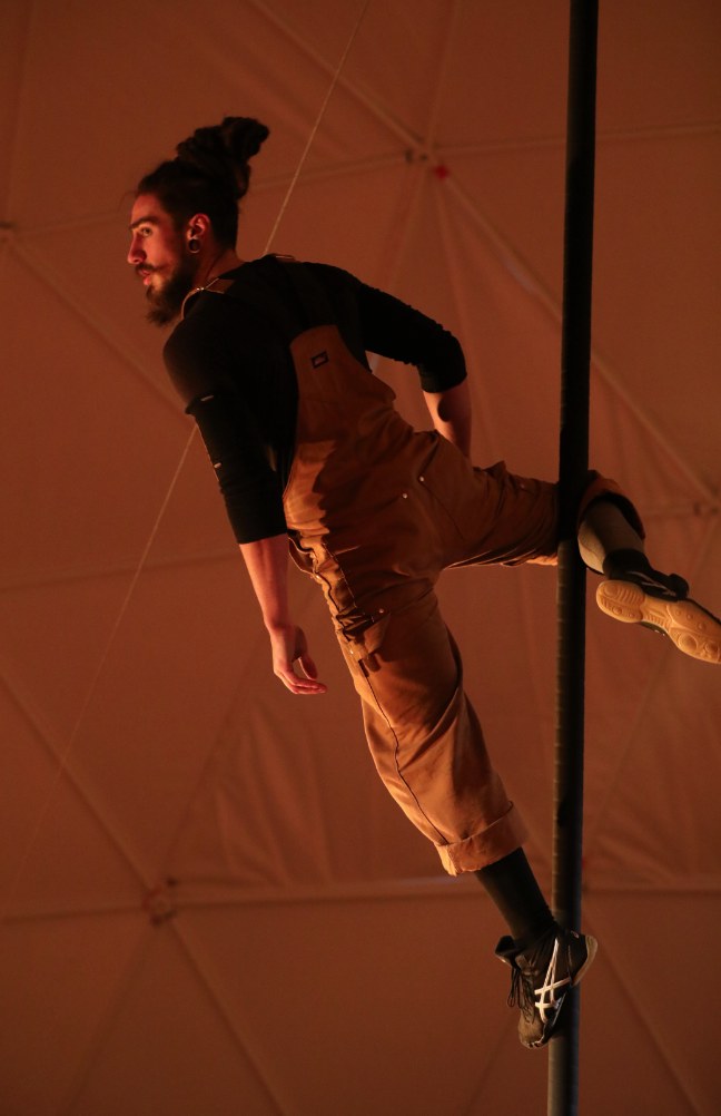 Spécialiste dans les arts du cirque